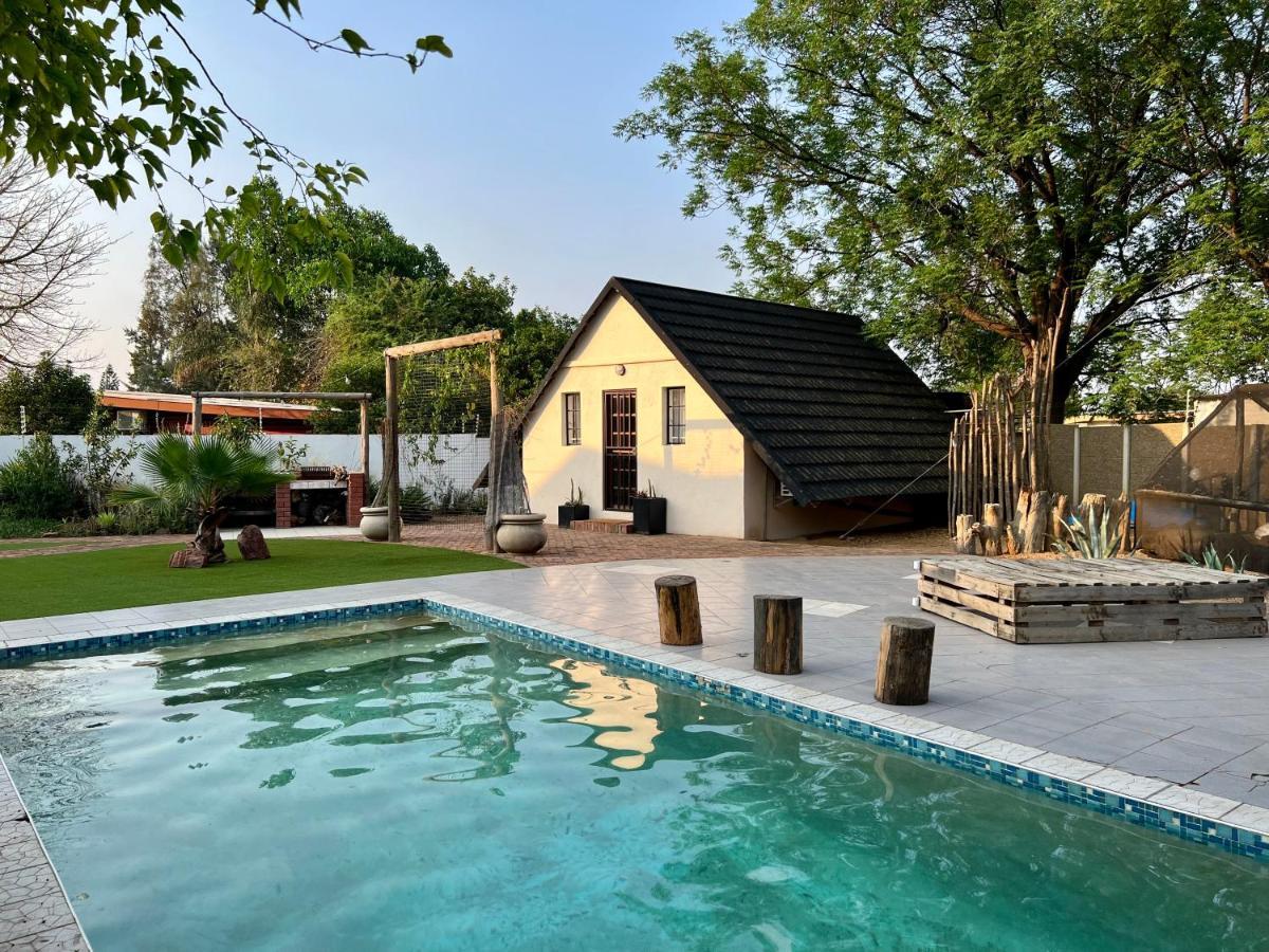 Cosy City Cottage Gaborone Ngoại thất bức ảnh