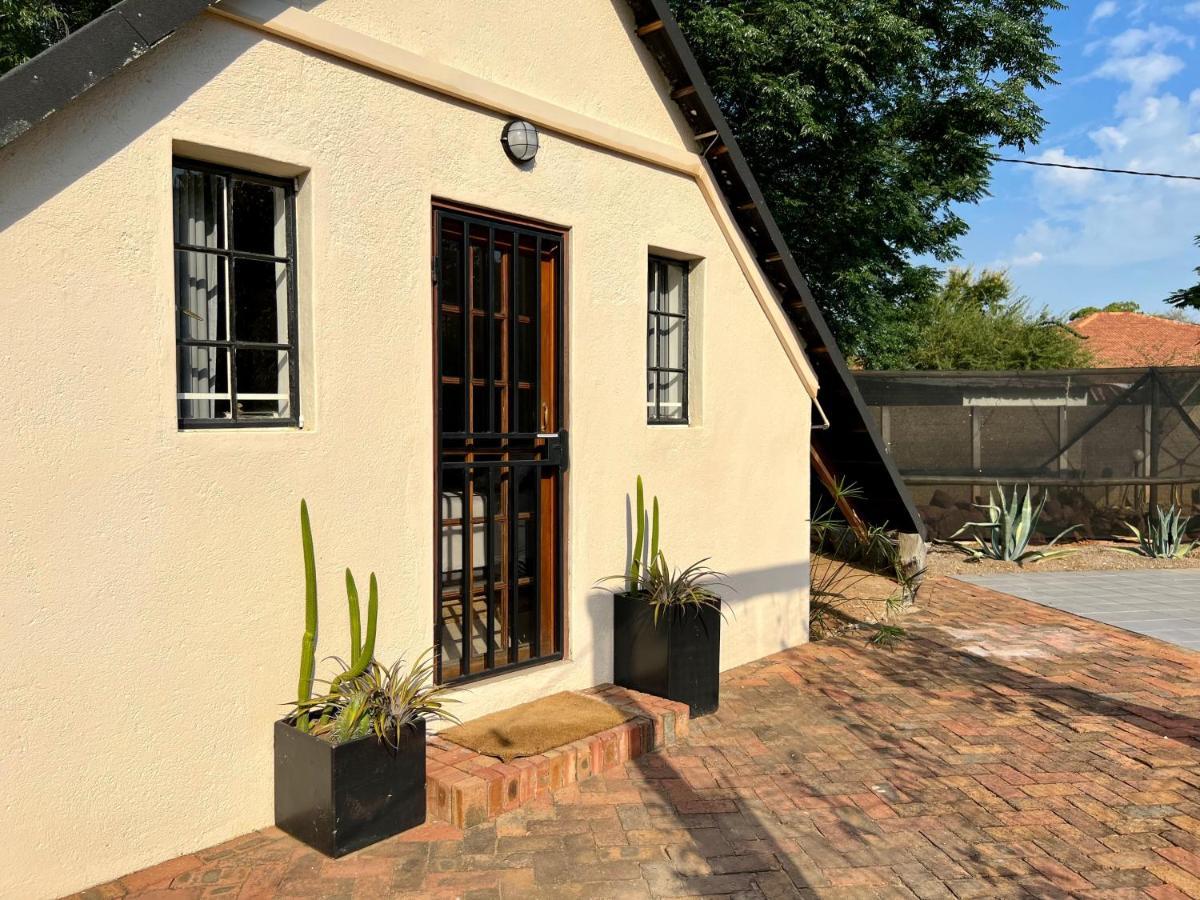 Cosy City Cottage Gaborone Ngoại thất bức ảnh